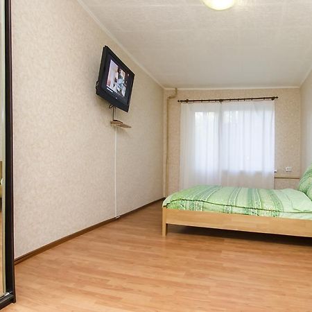 קייב Vip Apartment On 14 Vidradnyi Avenue מראה חיצוני תמונה