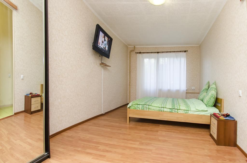 קייב Vip Apartment On 14 Vidradnyi Avenue מראה חיצוני תמונה